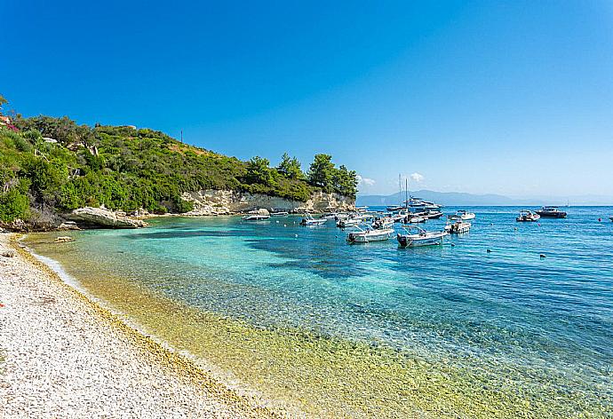 Beach at Loggos . - Spiros Jetty House . (Fotogalerie) }}