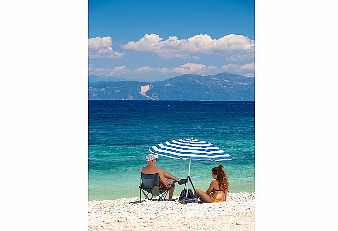 Local beach . - Spiros Jetty House . (Fotogalerie) }}