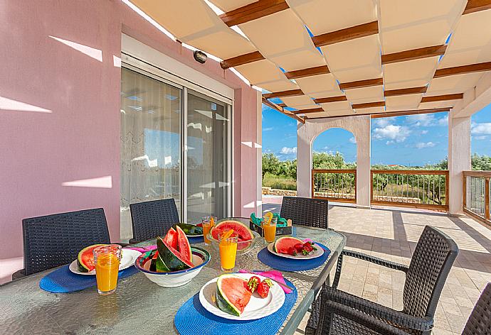 Sheltered terrace area . - Vatsa Beach Villa . (Photo Gallery) }}