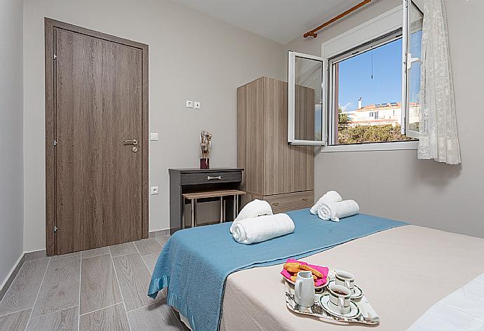 Double bedroom with A/C . - Vatsa Beach Villa . (Galería de imágenes) }}