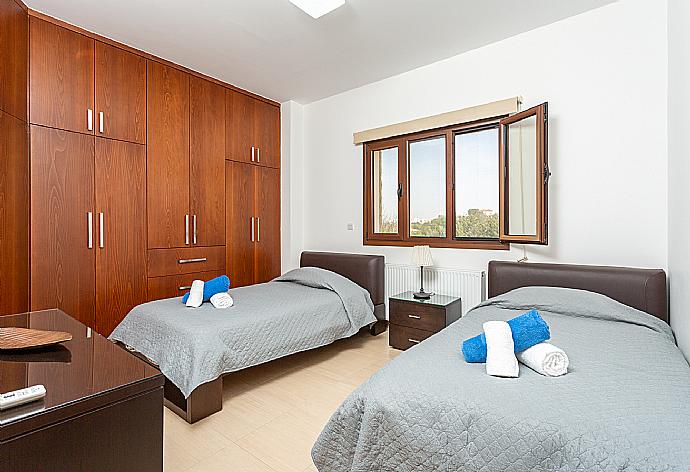 Twin bedroom with A/C . - Villa Kalizoni . (Photo Gallery) }}