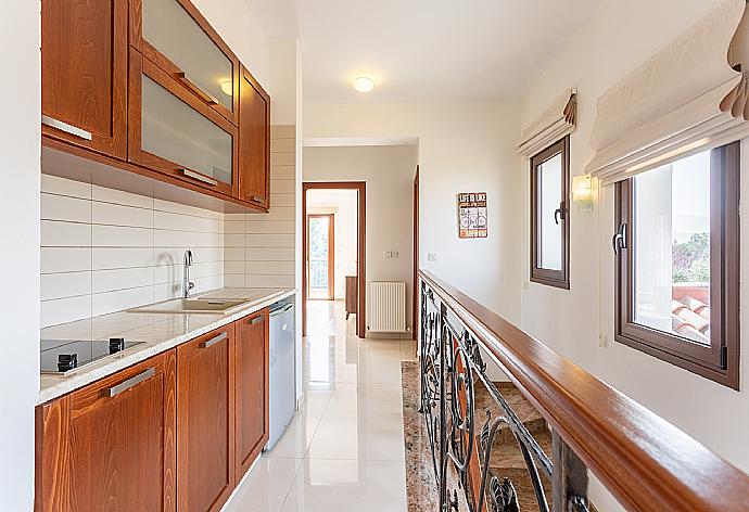 Kitchenette on first floor . - Villa Kalizoni . (Galerie de photos) }}