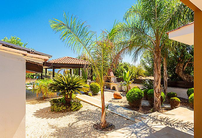 Garden area . - Villa Kalizoni . (Fotogalerie) }}