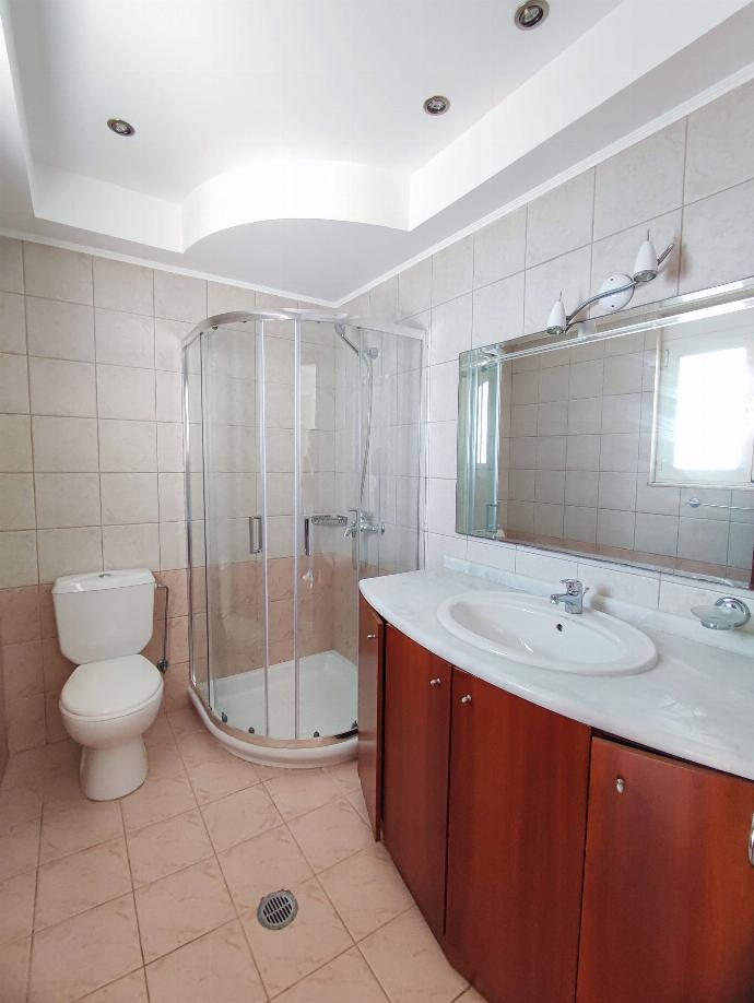 Family bathroom with shower . - Villa Mediterranean Blue . (Photo Gallery) }}