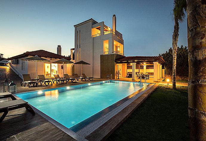 Beautiful villa with private pool and terrace . - Villa Pelagos Blue . (Photo Gallery) }}