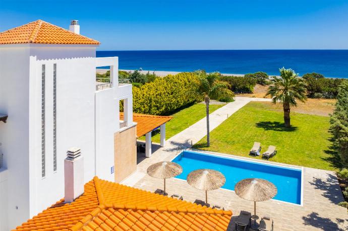 Play VILLA PELAGOS BLUE Video