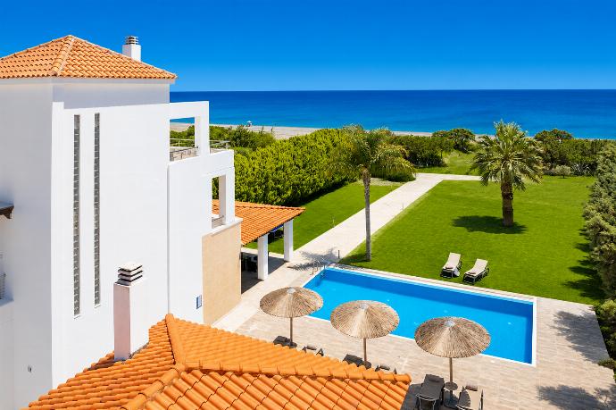 Play VILLA PELAGOS BLUE Video