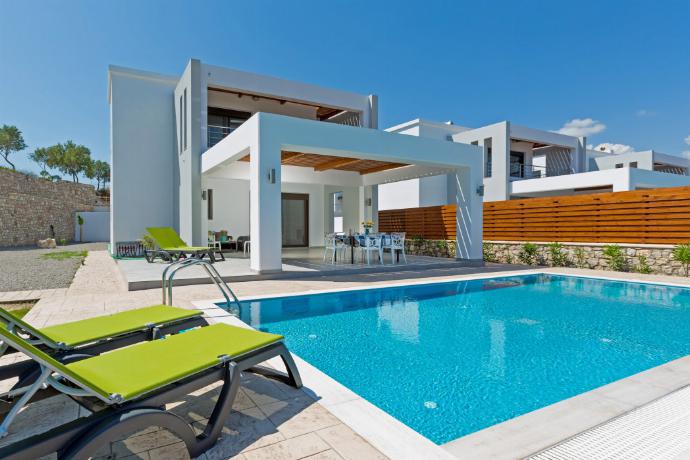,Beautiful villa with private pool and terrace . - Villa Tsampikos . (Galería de imágenes) }}