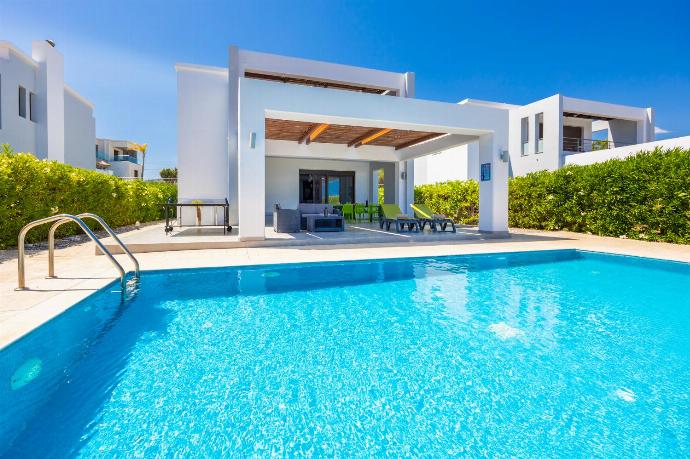 Beautiful villa with private pool, terrace, and garden with panoramic sea views . - Villa Tsampikos . (Галерея фотографий) }}