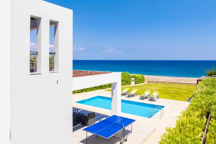 ,Beautiful villa with private pool, terrace, and garden with panoramic sea views . - Villa Tsampikos . (Galleria fotografica) }}