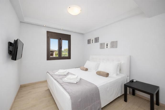  . - Villa Tsampikos . (Photo Gallery) }}