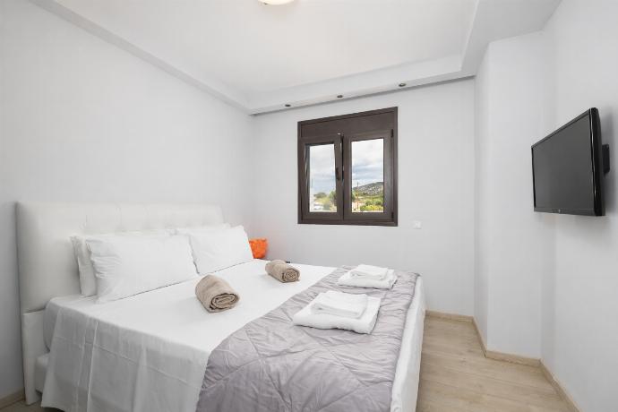  . - Villa Tsampikos . (Photo Gallery) }}