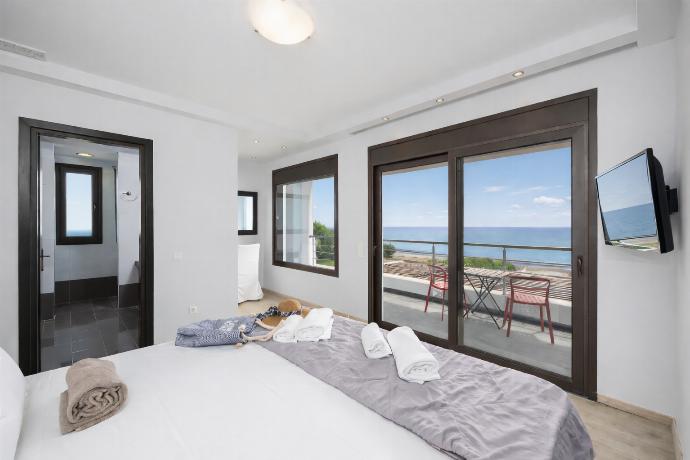  . - Villa Tsampikos . (Photo Gallery) }}