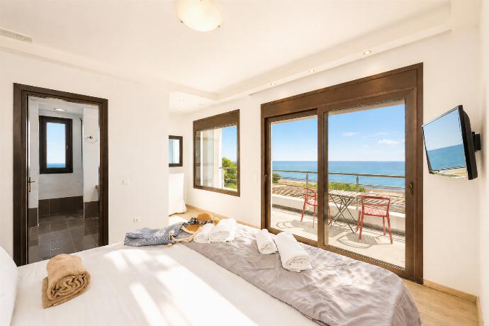  . - Villa Tsampikos . (Photo Gallery) }}