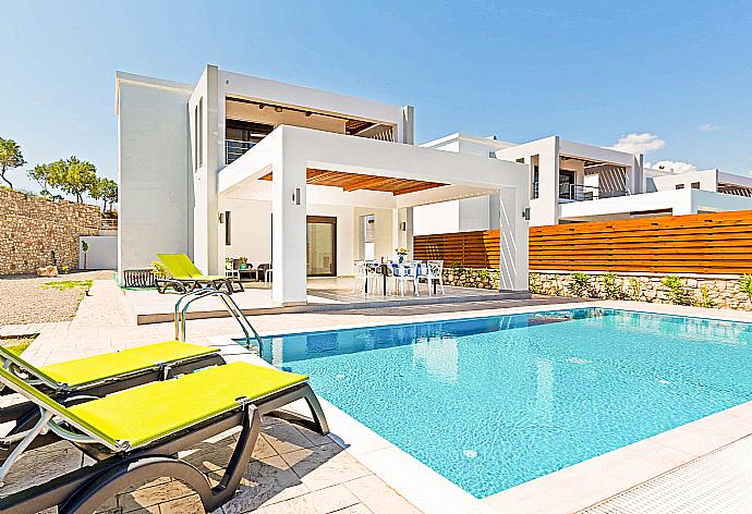 Beautiful villa with private pool and terrace . - Villa Dionysos . (Галерея фотографий) }}