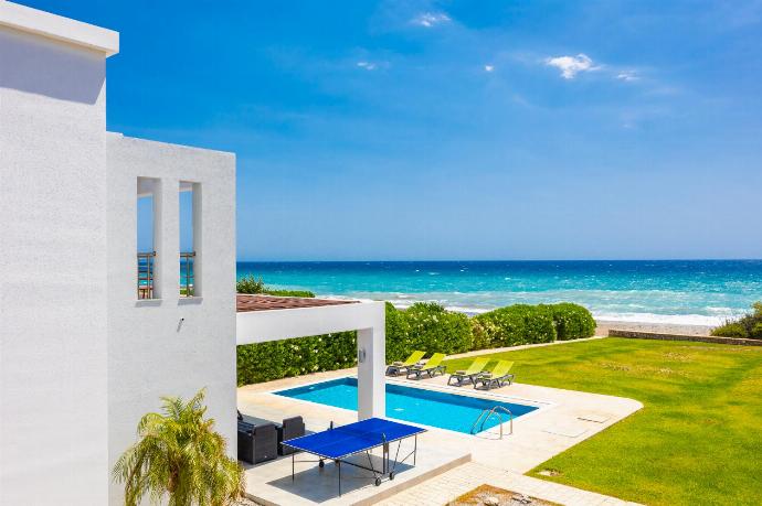 Beautiful villa with private pool, terrace, and garden with panoramic sea views . - Villa Dionysos . (Galería de imágenes) }}