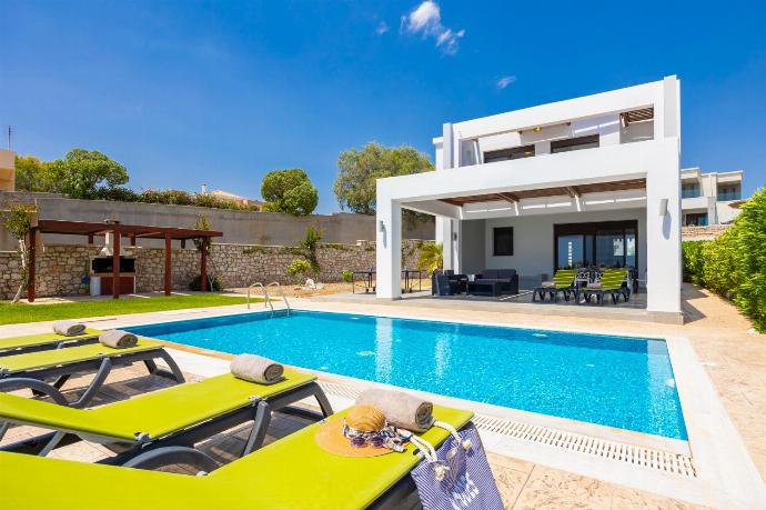 Beautiful villa with private pool and terrace with panoramic sea views . - Villa Dionysos . (Photo Gallery) }}