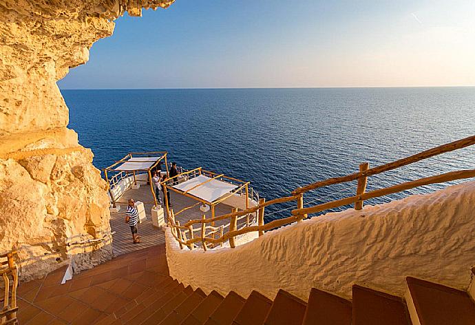 Cave steps . - Villa Concha . (Галерея фотографий) }}