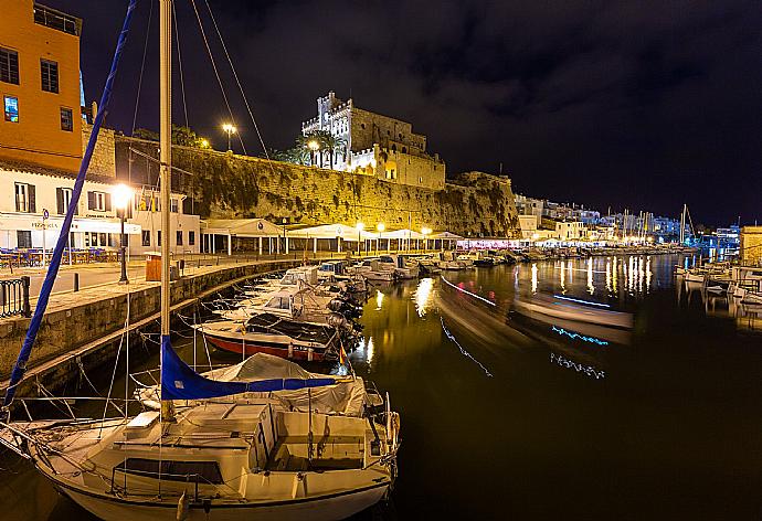 Ciutadella . - Villa Luisa . (Galleria fotografica) }}