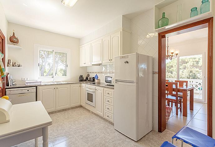 Equipped kitchen . - Villa Luisa . (Fotogalerie) }}