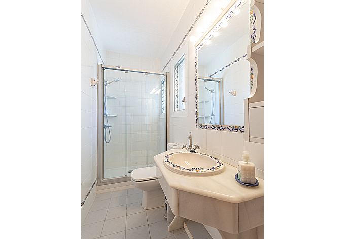 Family bathroom with bath and shower . - Villa Luisa . (Galleria fotografica) }}