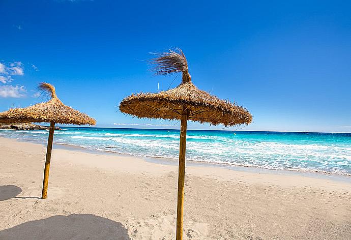 Local beach  . - Villa Sa Lluna . (Галерея фотографий) }}