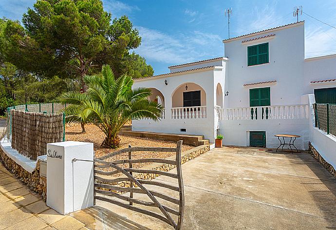 Entrance to villa . - Villa Sa Lluna . (Galería de imágenes) }}