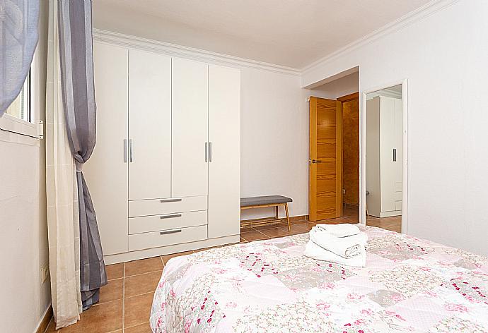 Double bedroom with A/C . - Villa Maria . (Galerie de photos) }}