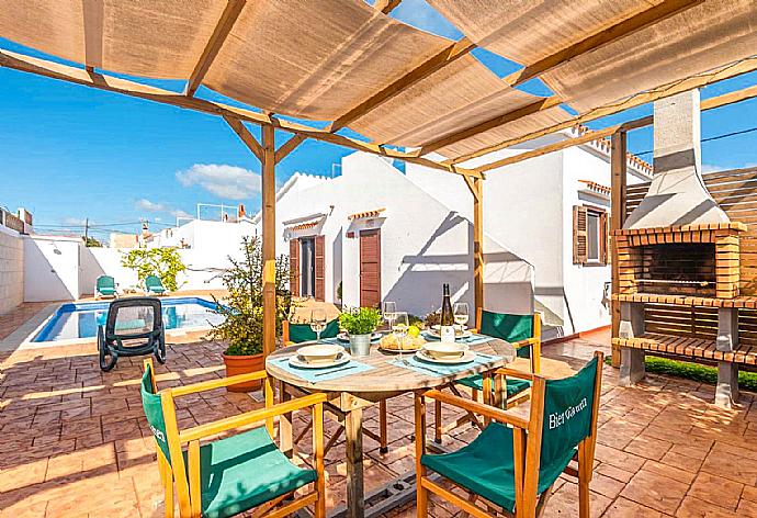 Sheltered terrace area with BBQ . - Villa Mari . (Photo Gallery) }}