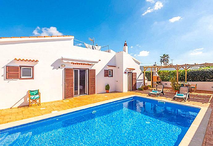 Beautiful villa with private pool and terrace . - Villa Mari . (Galería de imágenes) }}