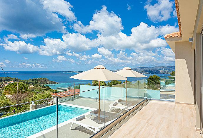 Terrace with sea views . - Villa Lassi Illios . (Photo Gallery) }}