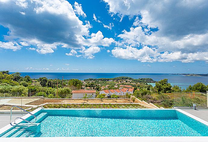 Private infinity pool and terrace with panoramic sea views . - Villa Lassi Fos . (Photo Gallery) }}