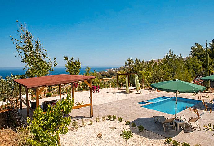 Private pool and terrace area with panoramic sea views . - Villa Paradiso Sunset . (Fotogalerie) }}