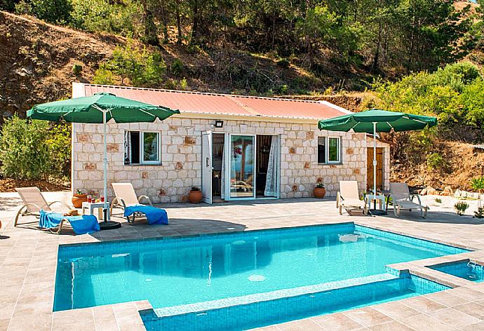 Beautiful villa with private pool and terrace with panoramic sea views . - Villa Paradiso Sunset . (Галерея фотографий) }}