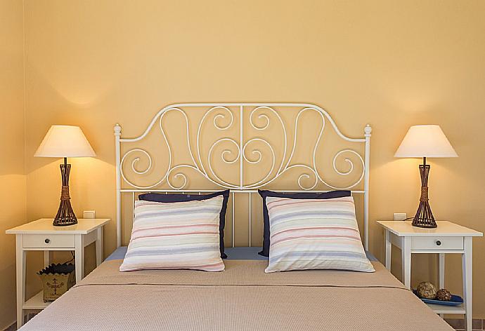 Double bedroom . - Villa Diona . (Galerie de photos) }}