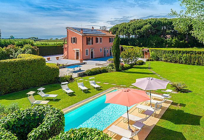 Beautiful villa with private pool, terrace, and garden . - Villa Rossa . (Galería de imágenes) }}