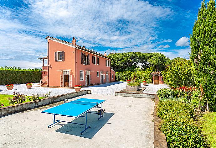 Table tennis . - Villa Rossa . (Fotogalerie) }}