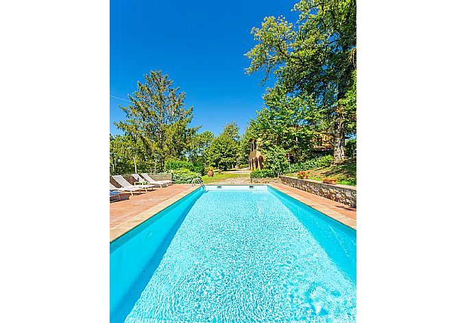 Private pool, terrace, and garden . - Villa Casa al Sole . (Fotogalerie) }}