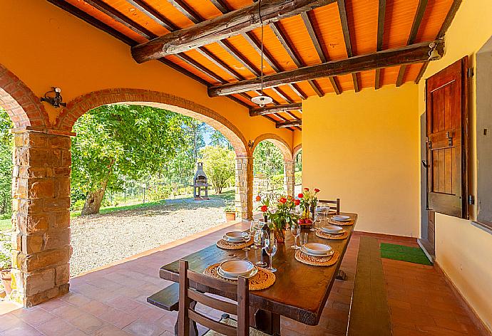 Sheltered terrace area  . - Villa Casa al Sole . (Fotogalerie) }}