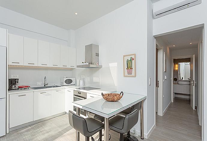 Equipped kitchen . - Apartment Casalma Ena . (Fotogalerie) }}