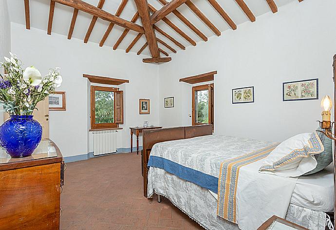 Double bedroom  . - Villa Il Giulione . (Galería de imágenes) }}