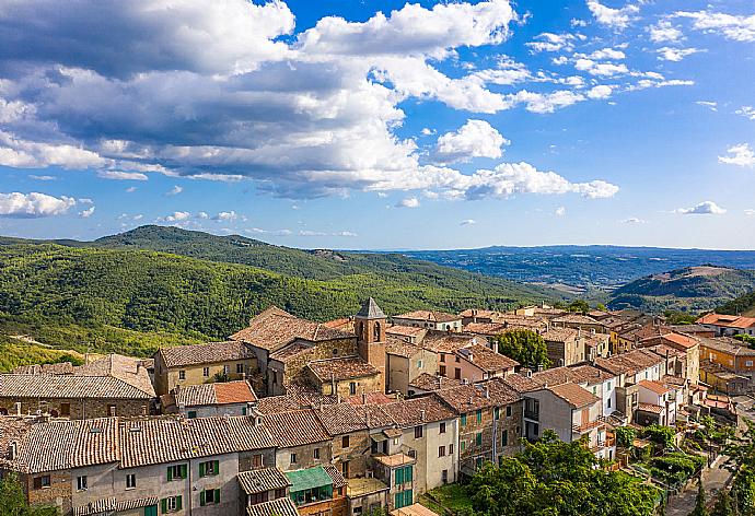 Trevinano . - Villa Il Giulione . (Галерея фотографий) }}