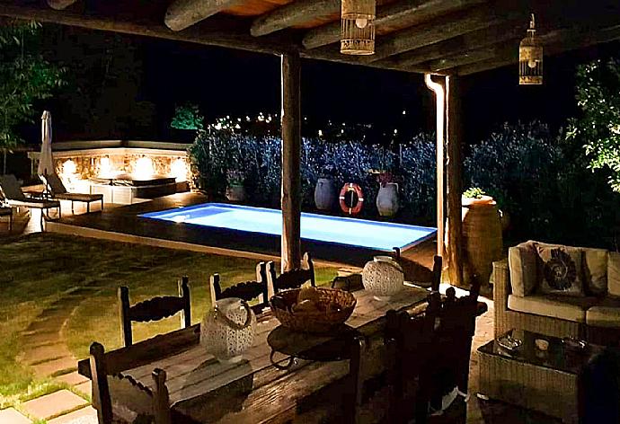 Night view . - Casa Avocado . (Photo Gallery) }}