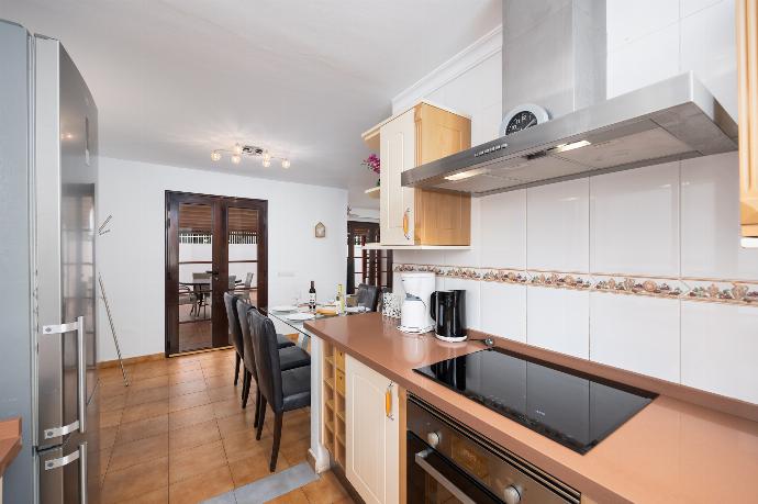 Equipped kitchen . - Villa Bellamar . (Fotogalerie) }}