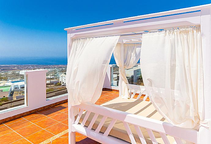 Beautiful terrace with lounge area . - Villa Oasis de Asomada . (Galerie de photos) }}