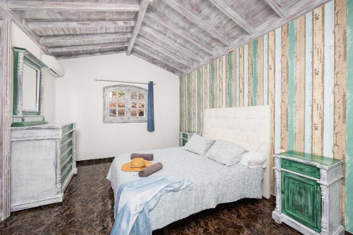 Unit 3: double bedroom with en suite bathroom and A/C . - Villa Oasis de Asomada . (Galería de imágenes) }}