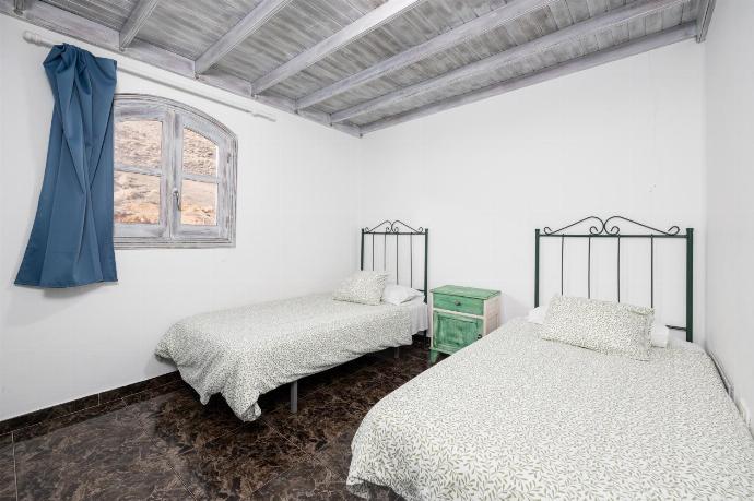 Unit 3: twin bedroom with A/C . - Villa Oasis de Asomada . (Galería de imágenes) }}