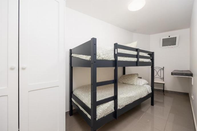 Unit 2: bedroom with bunk bed . - Villa Oasis de Asomada . (Galleria fotografica) }}