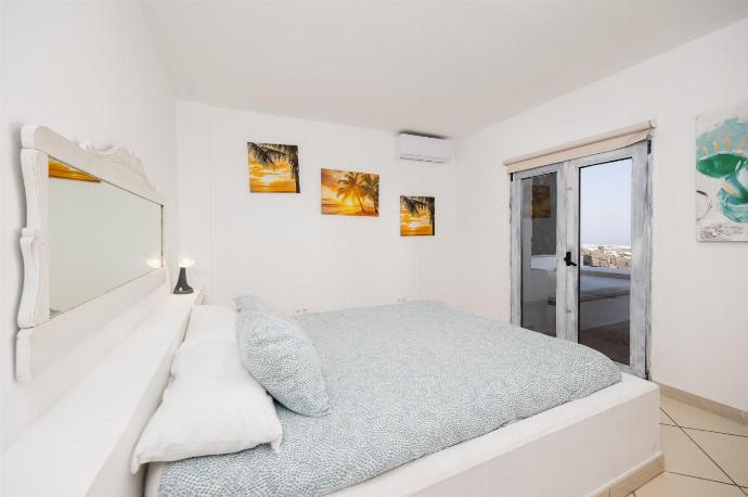 Unit 1: double bedroom with A/C and sea views . - Villa Oasis de Asomada . (Galleria fotografica) }}