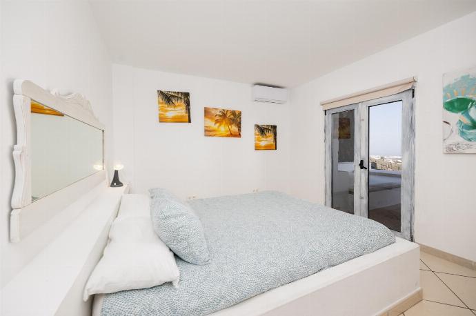 Unit 1: double bedroom with A/C and sea views . - Villa Oasis de Asomada . (Galerie de photos) }}